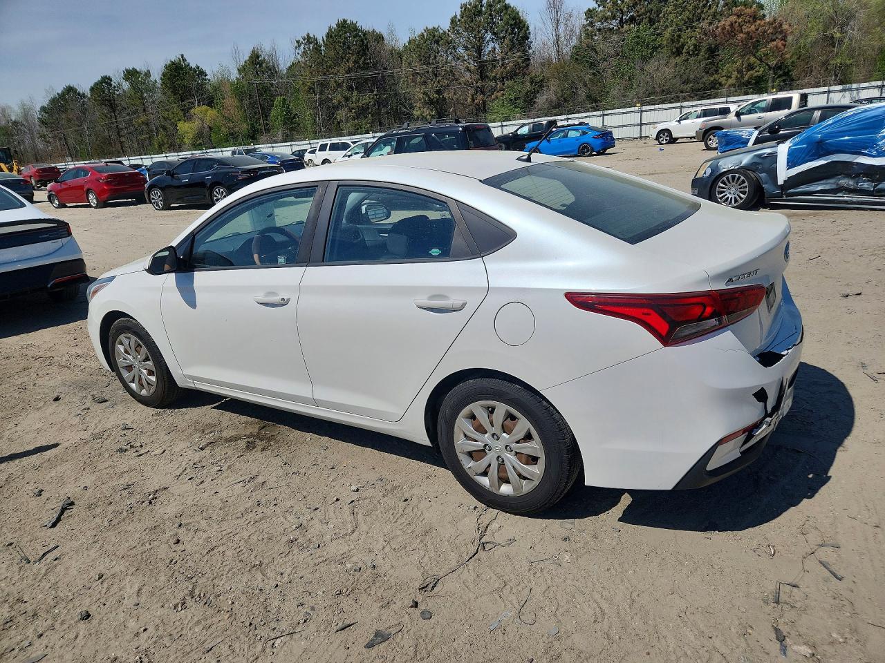 2018 Hyundai Accent Se - Фото 2