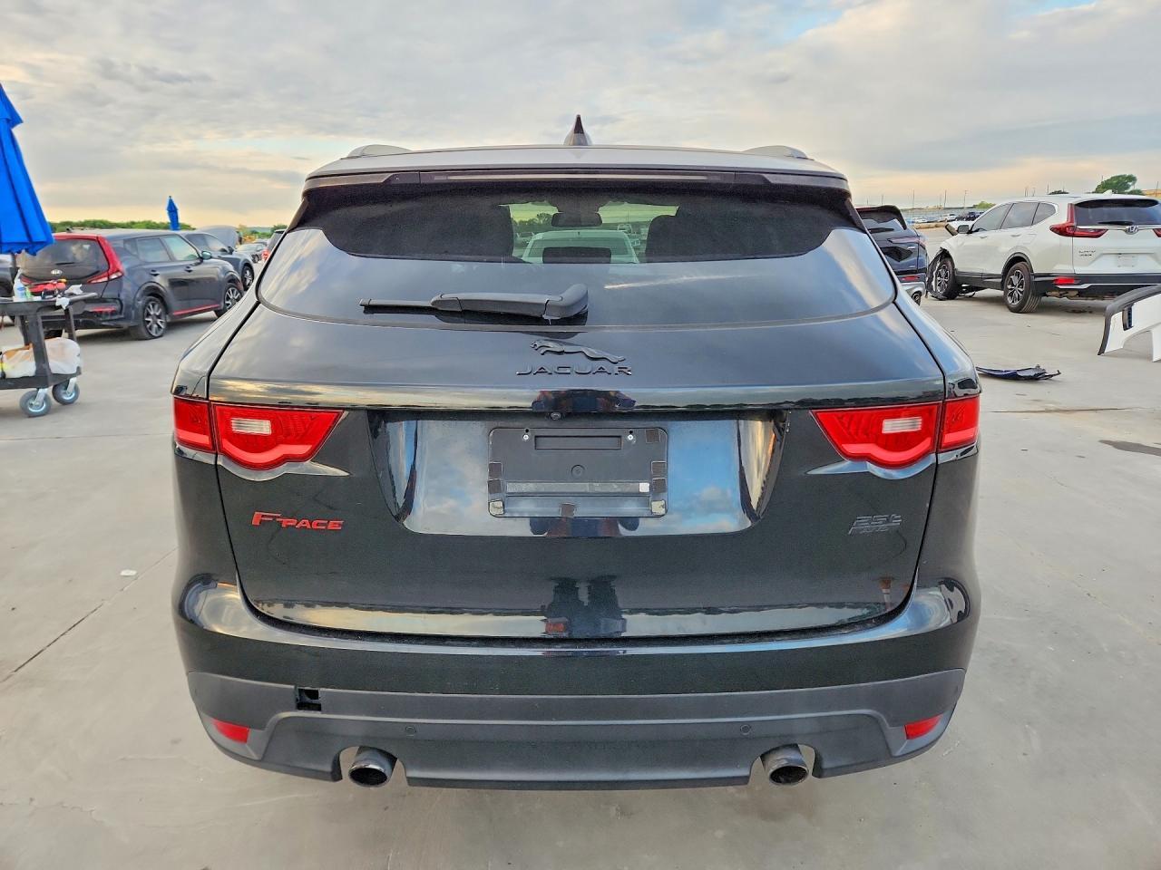 2018 Jaguar F-Pace Premium 25T - Image 6