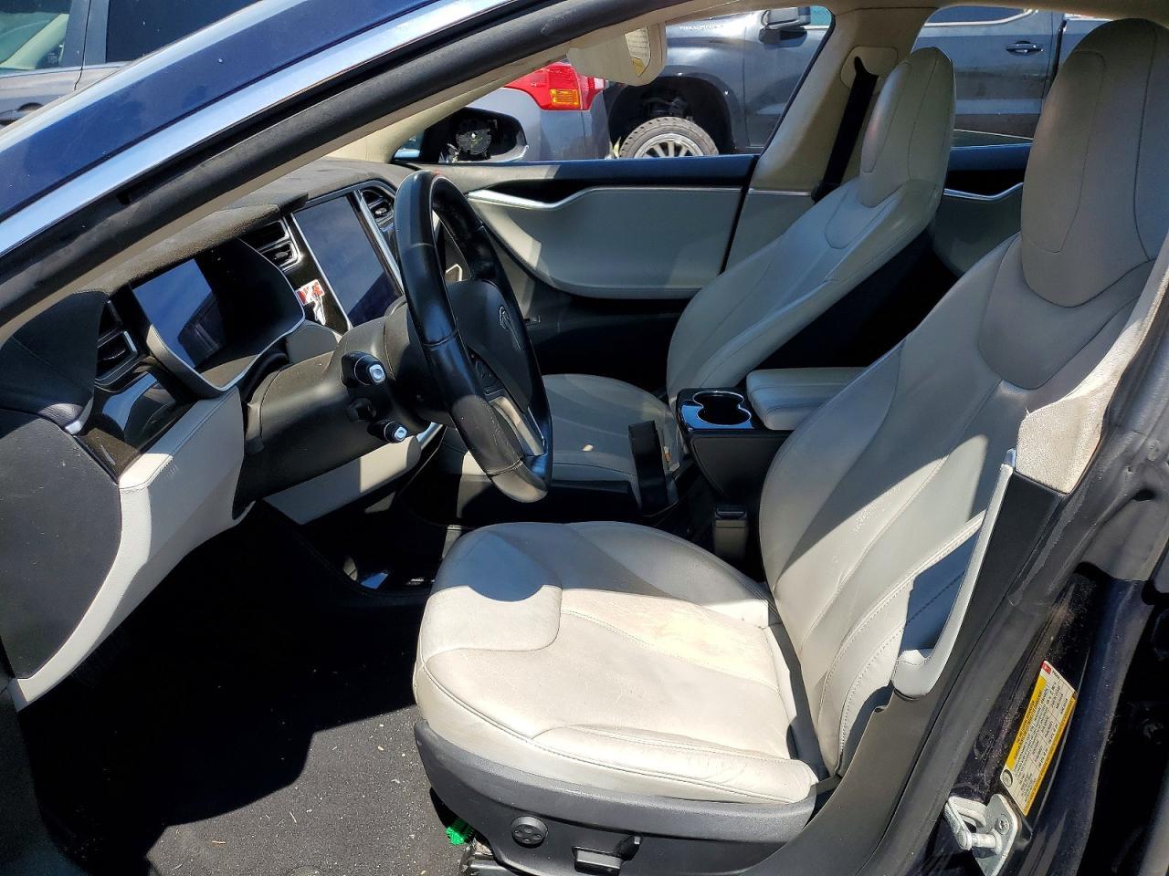 2014 Tesla Model S - Image 7