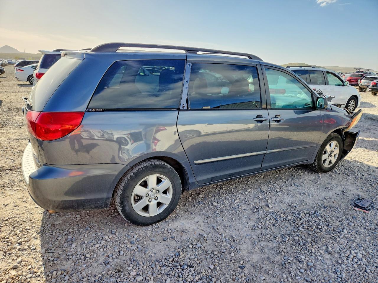 2009 Toyota Sienna - Фото 3