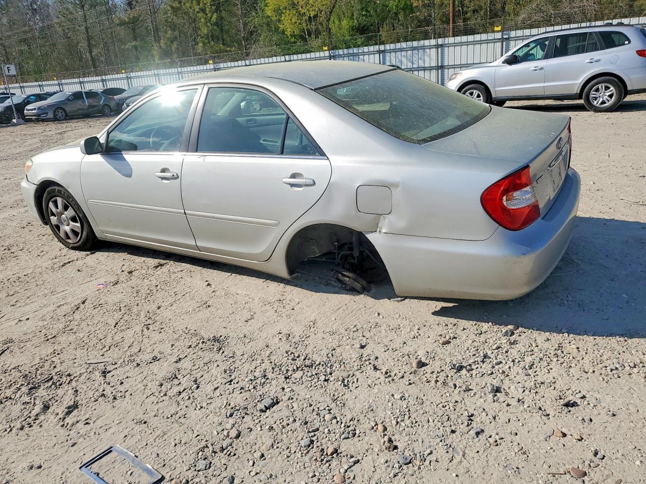 2003 Toyota Camry Le - Фото 2