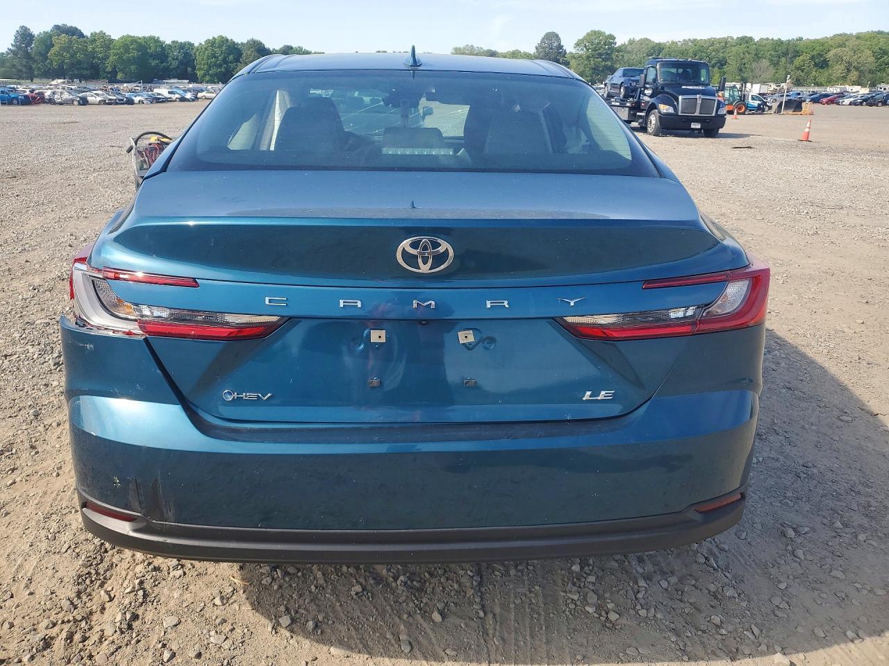 2025 Toyota Camry Le - Фото 6