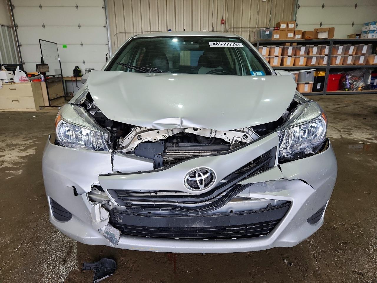 2012 Toyota Yaris 5-Door Le - Фото 5