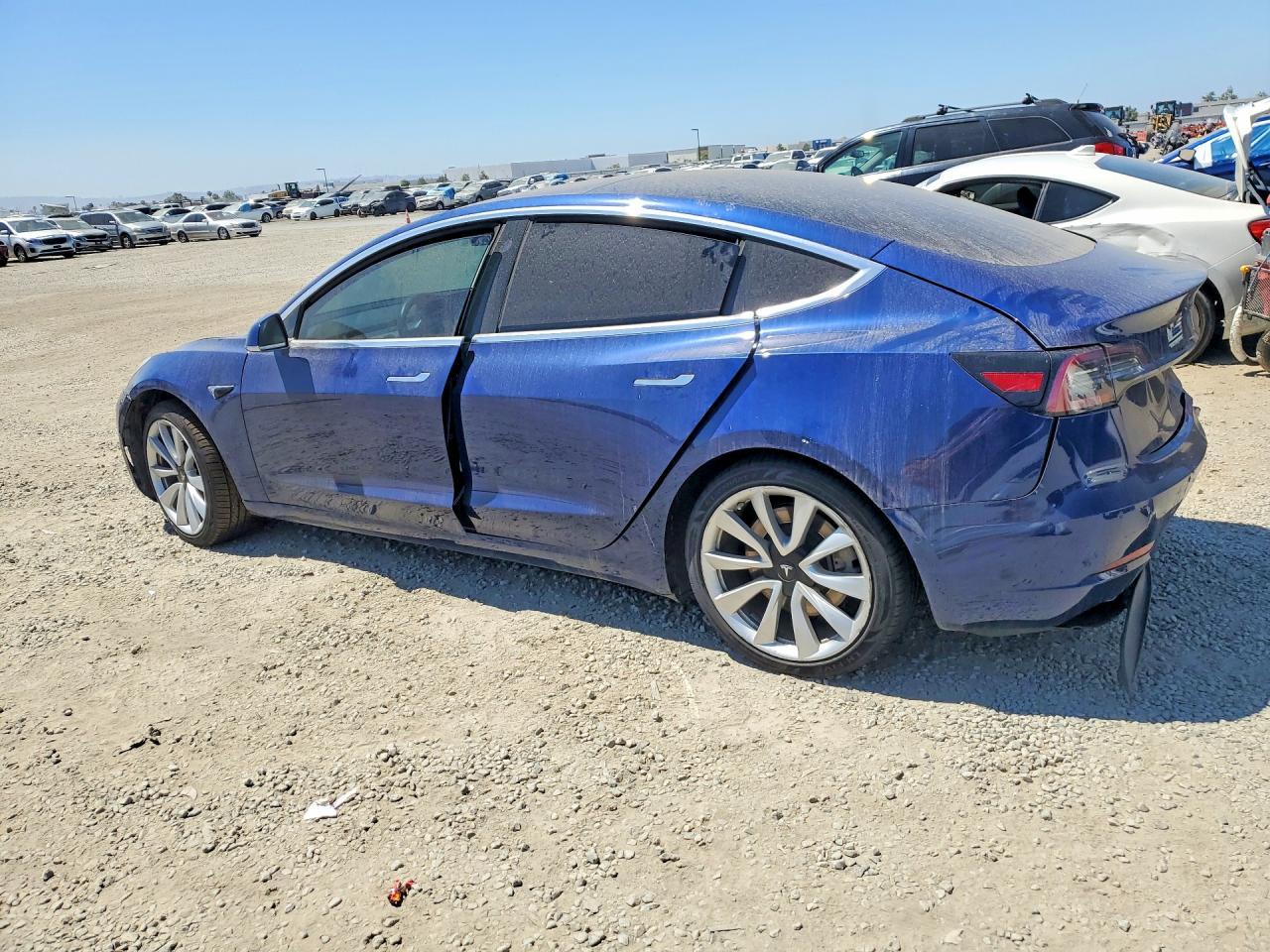2018 Tesla Model 3 - Фото 2