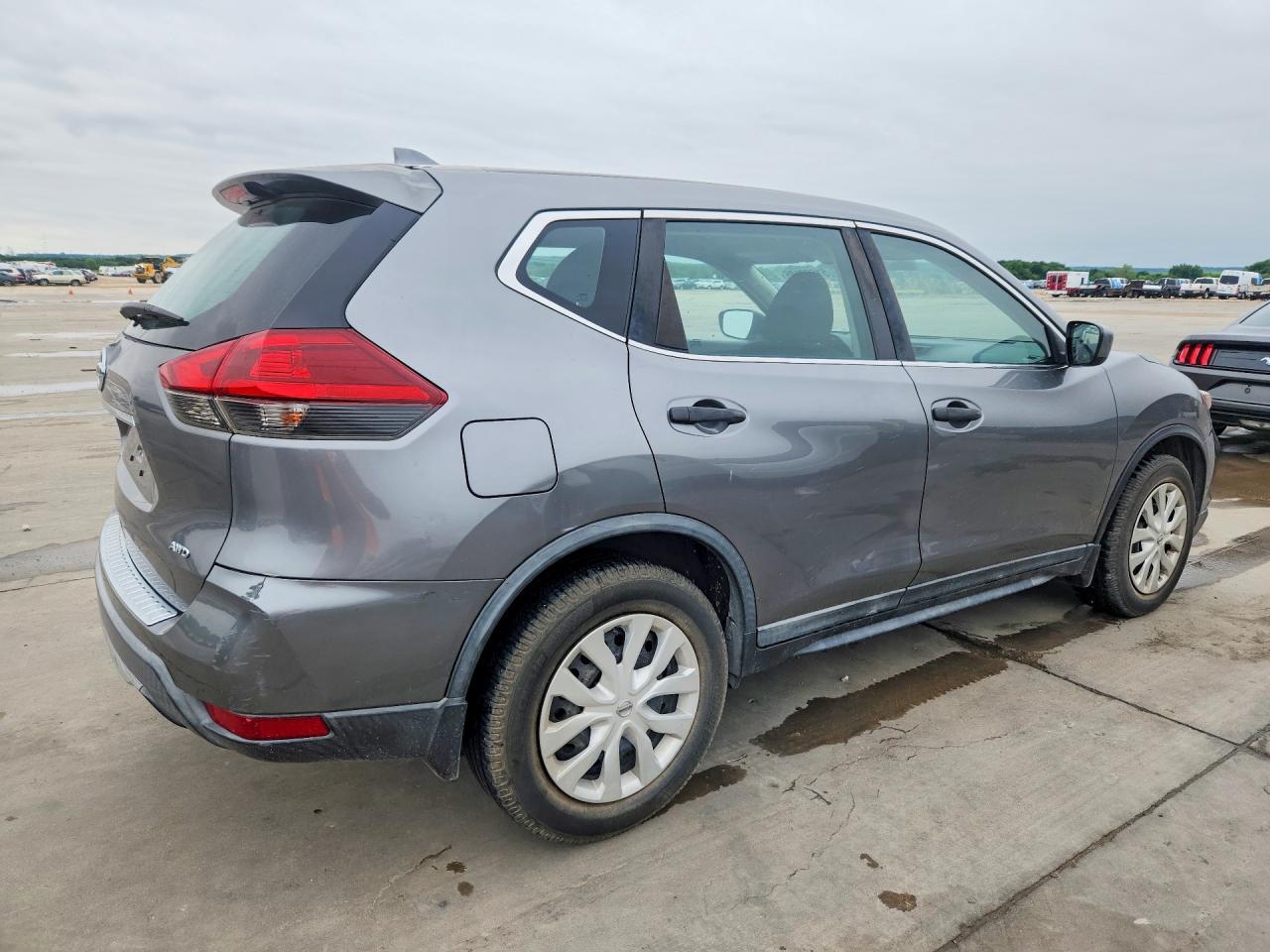 2018 Nissan Rogue S - Фото 3