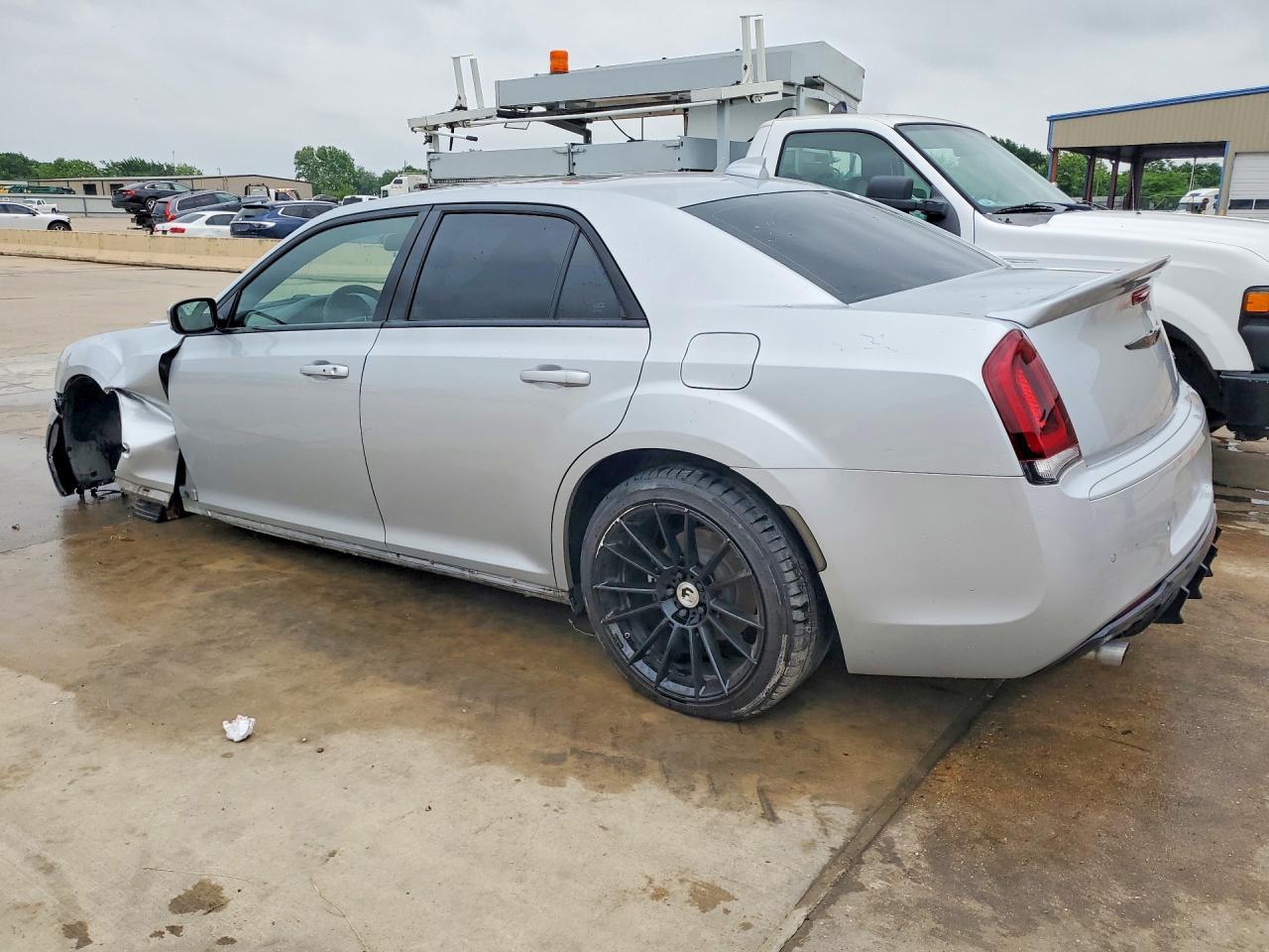 2022 Chrysler 300 S - Фото 2
