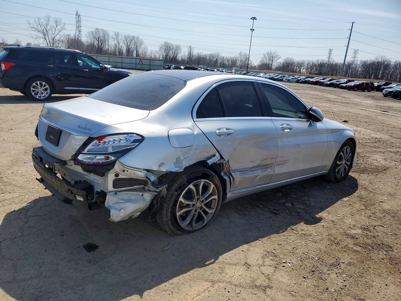 2016 Mercedes-Benz C 300 4Matic - Image 3