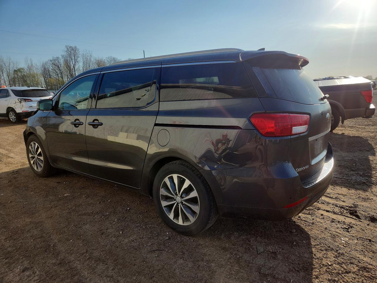 2018 Kia Sedona Sx - Image 2