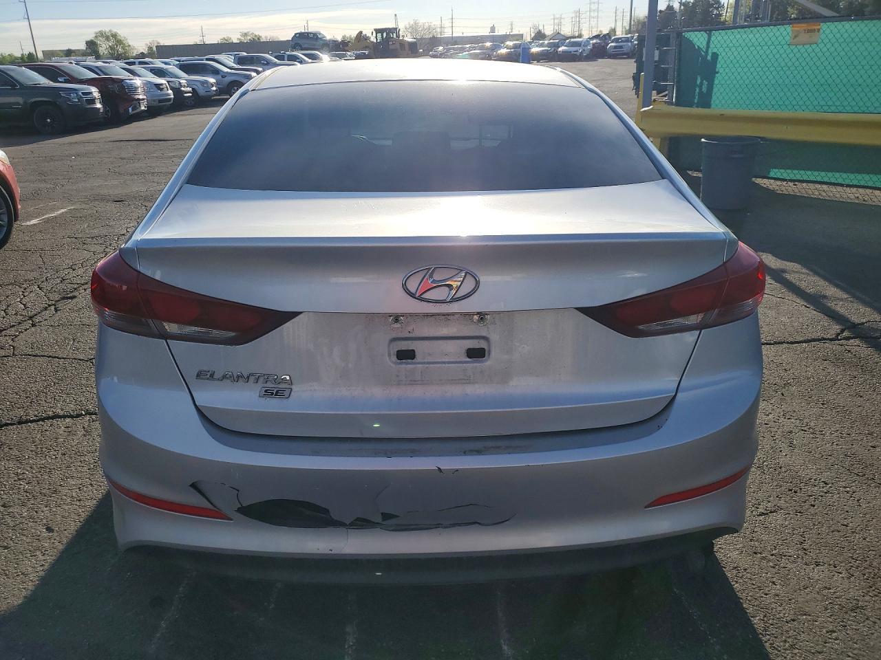 2018 Hyundai Elantra Se - Фото 6