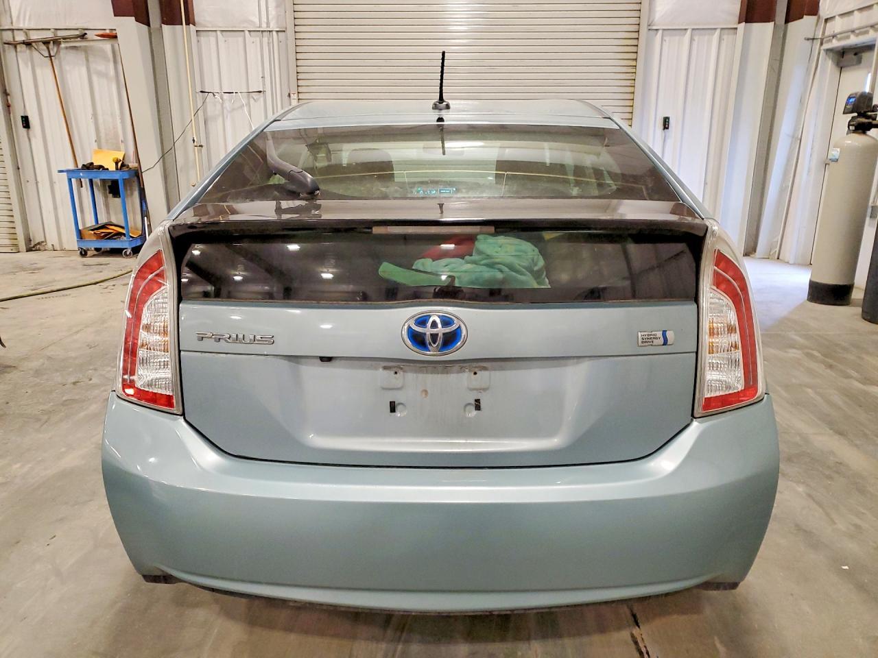 2013 Toyota Prius Three - Image 6
