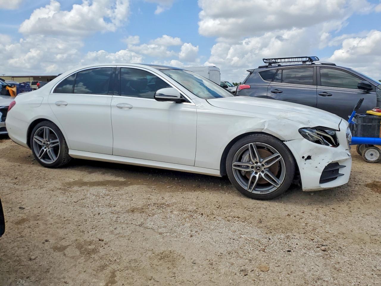 2018 Mercedes-Benz E 300 - Image 4