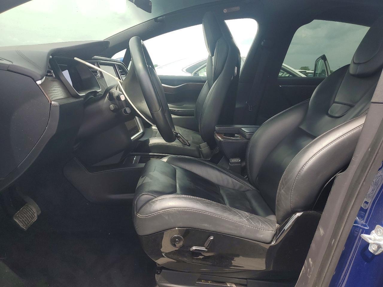 2016 Tesla Model X - Image 7