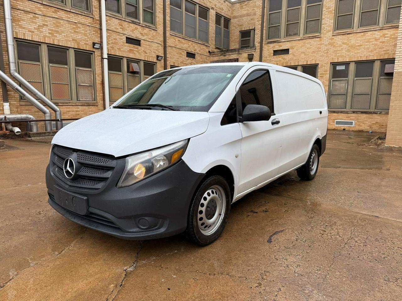 2017 Mercedes Benz Metris - Image 2