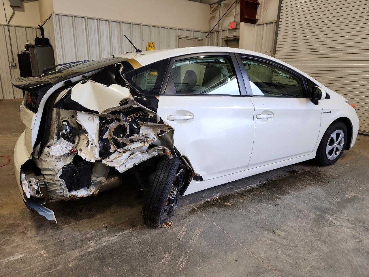 2015 Toyota Prius One - Фото 3