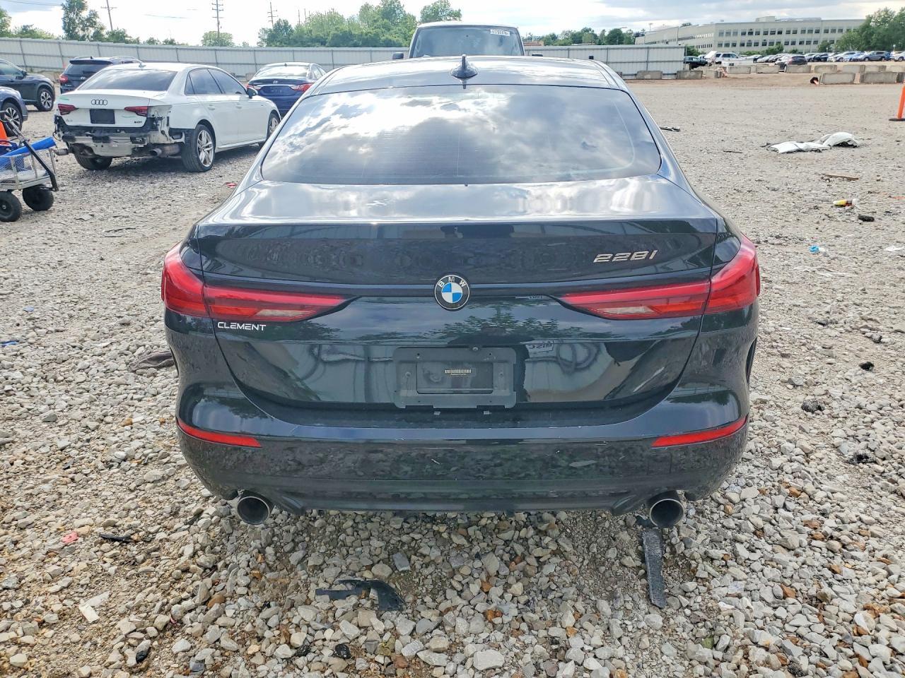 2021 BMW 228I - Фото 6