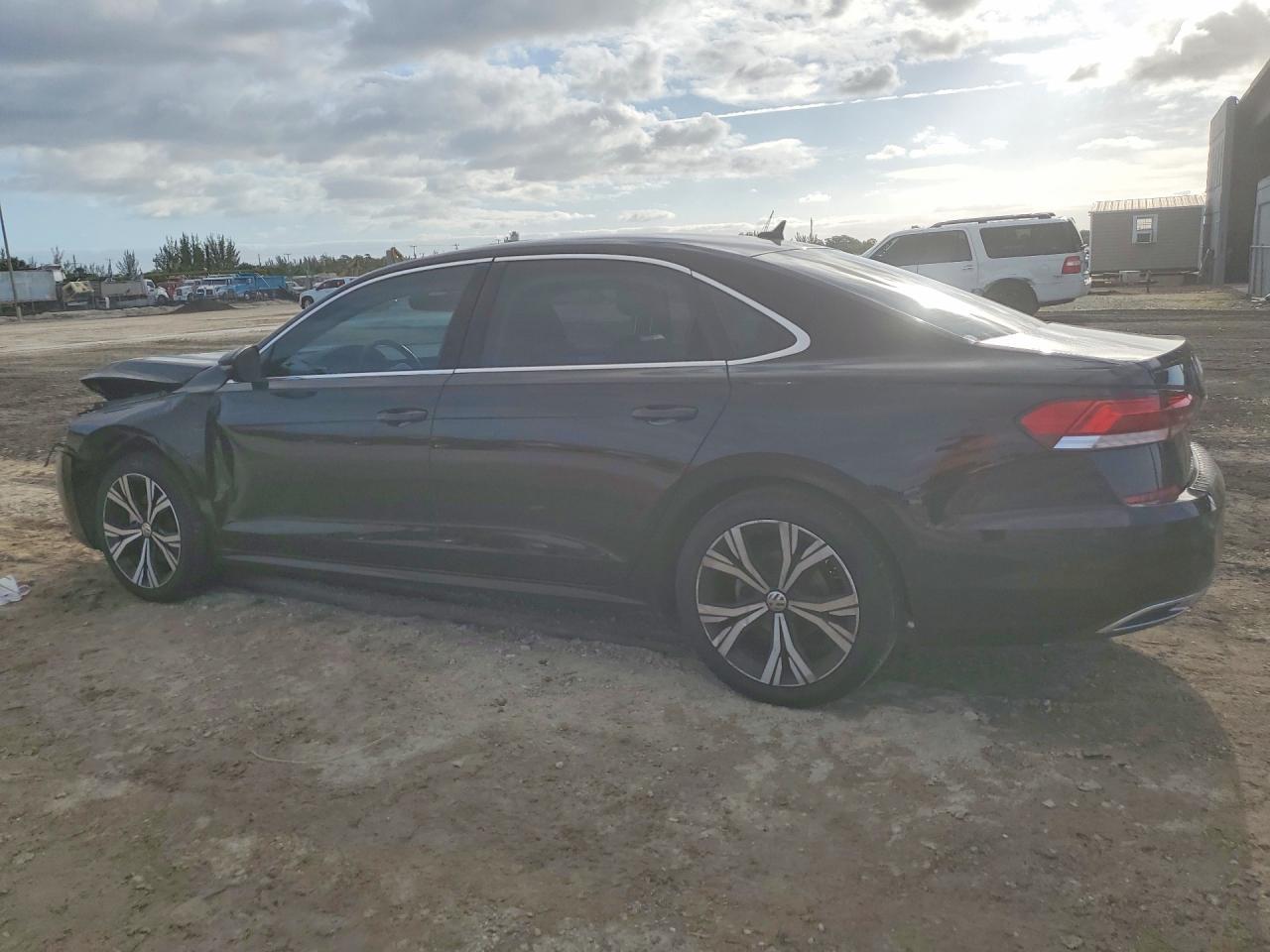 2021 Vw Passat Se Automatic - Фото 2