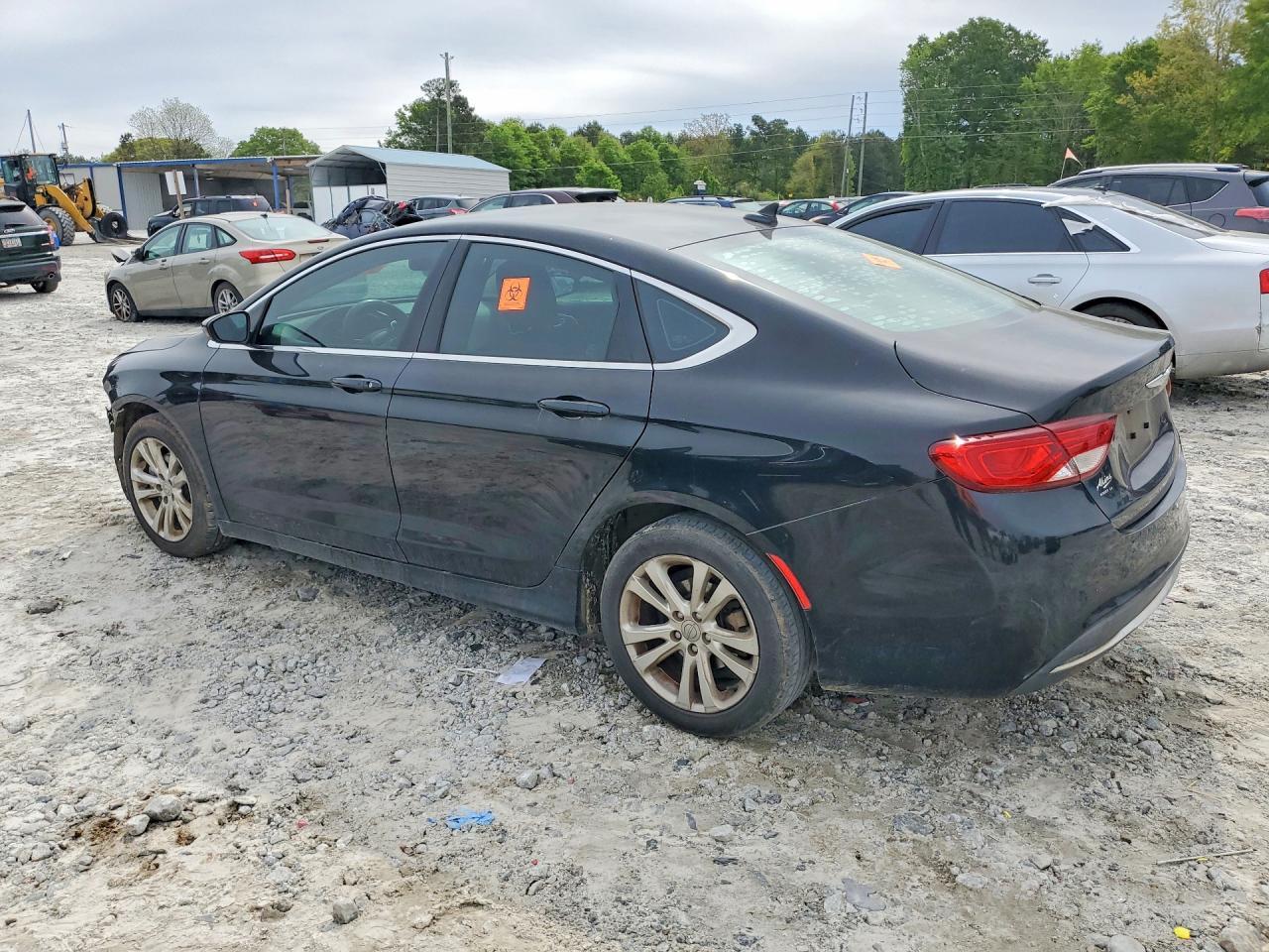 2015 Chrysler 200 Limited - Фото 2