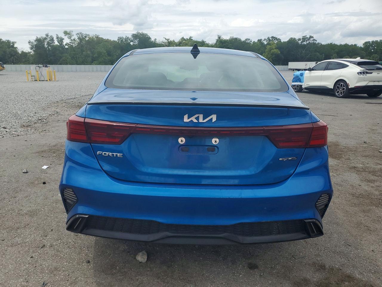 2023 Kia Forte Gt-Line - Image 6