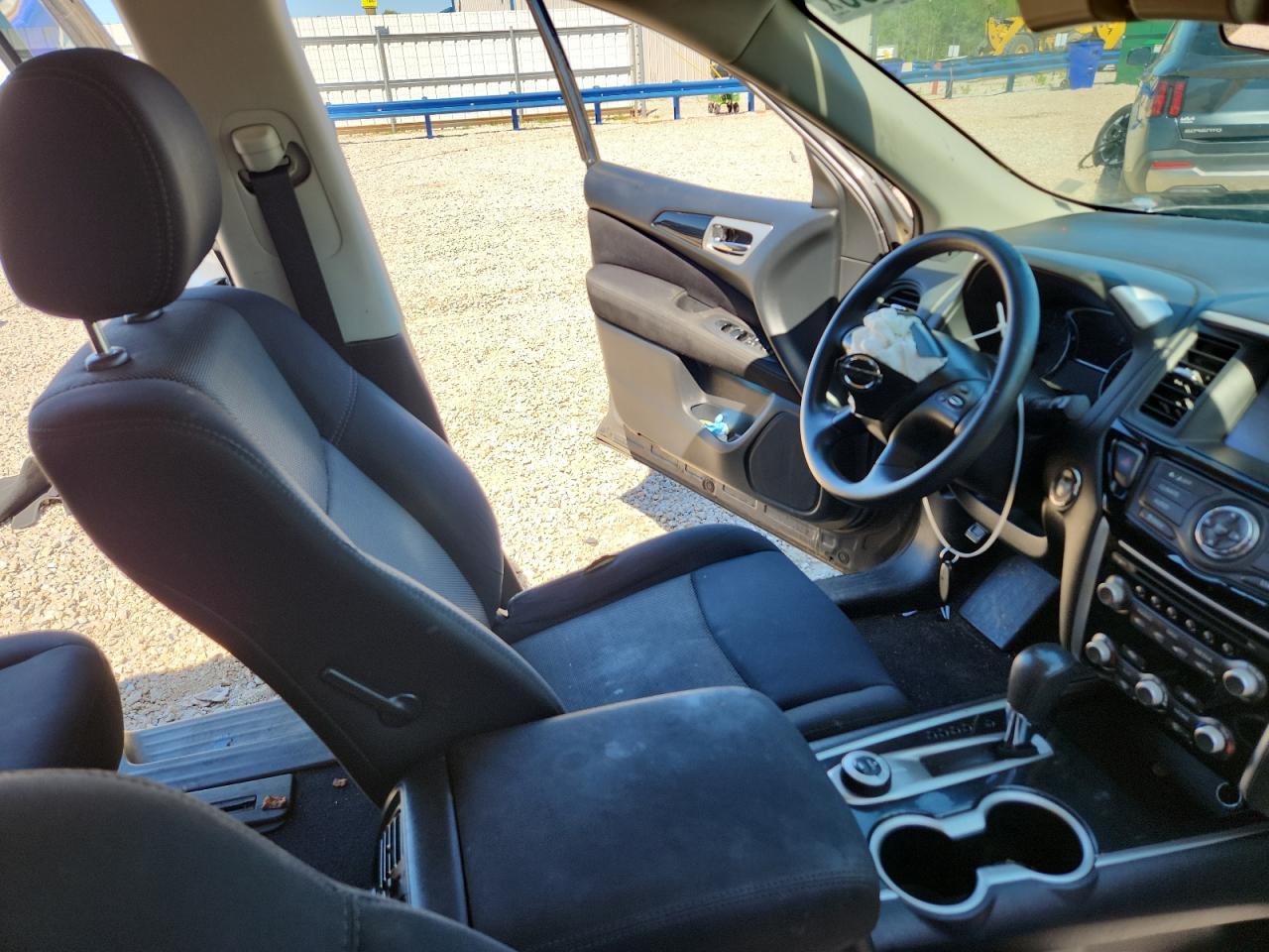 2017 Nissan Pathfinder S - Фото 5