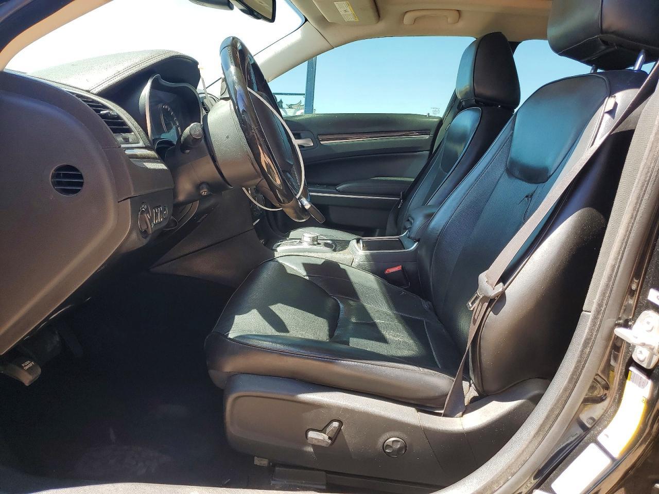 2016 Chrysler 300C - Фото 7