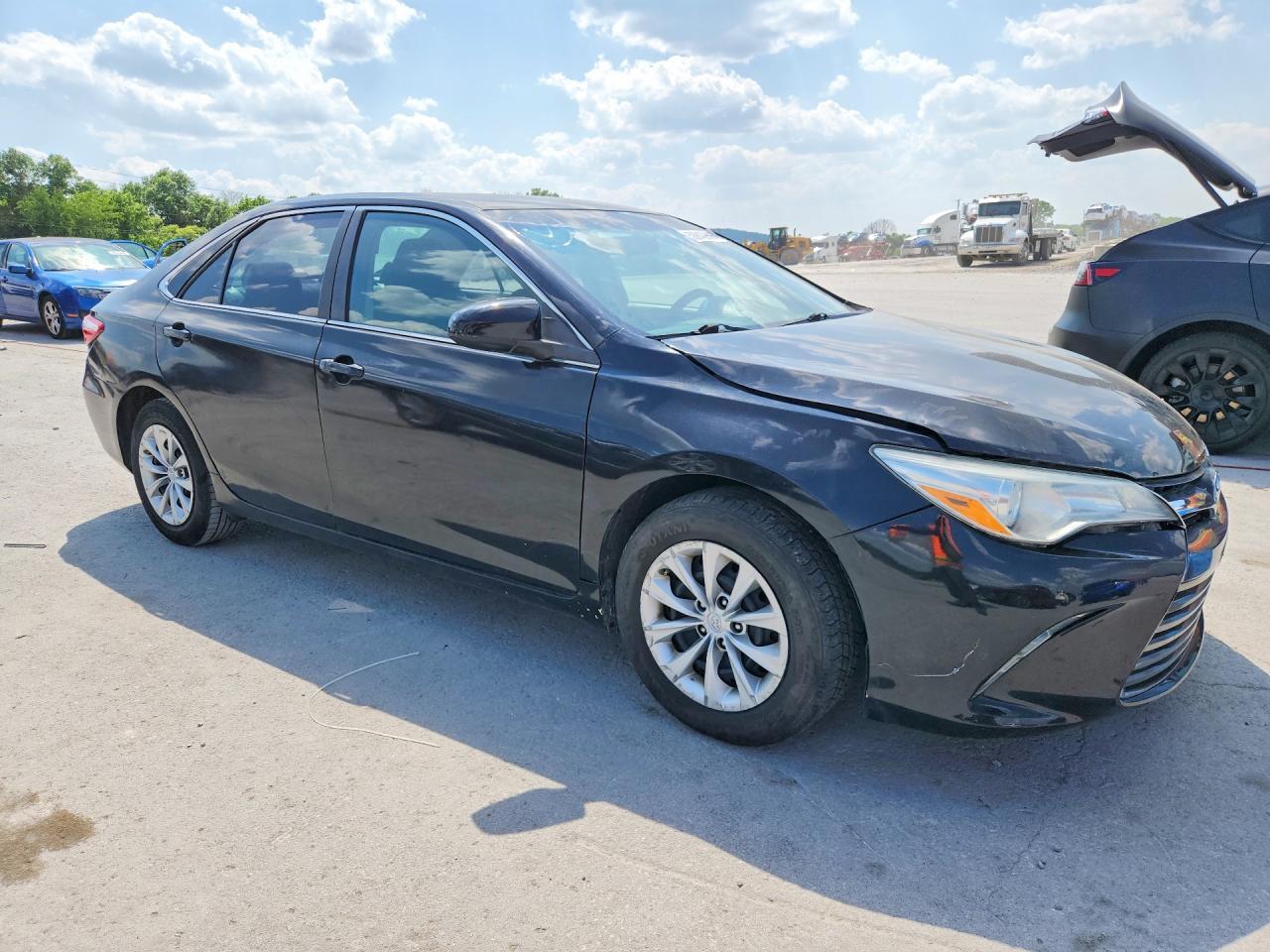 2015 Toyota Camry Le - Фото 4