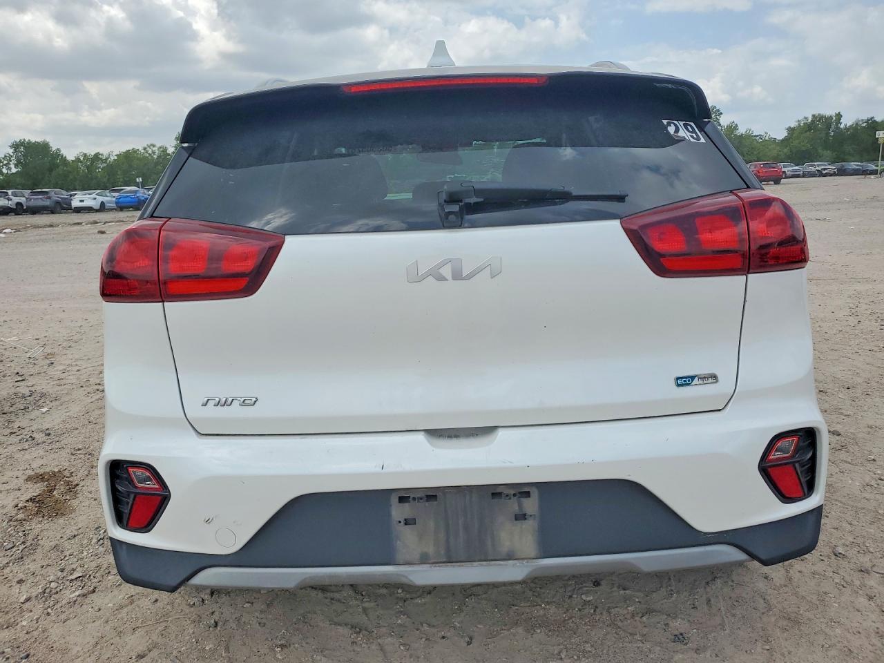 2022 Kia Niro Lxs - Image 6
