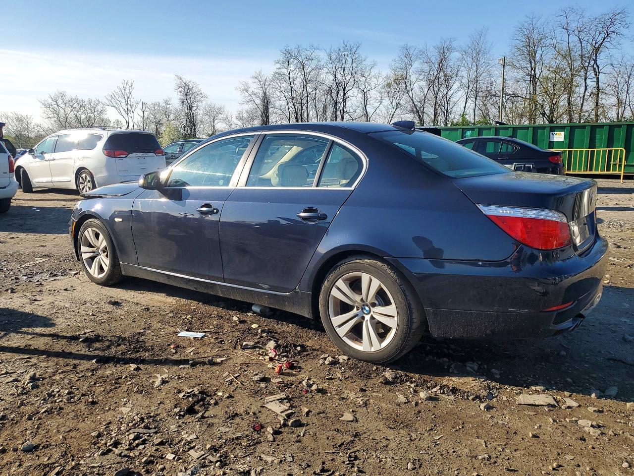 2010 BMW 528 I - Фото 2