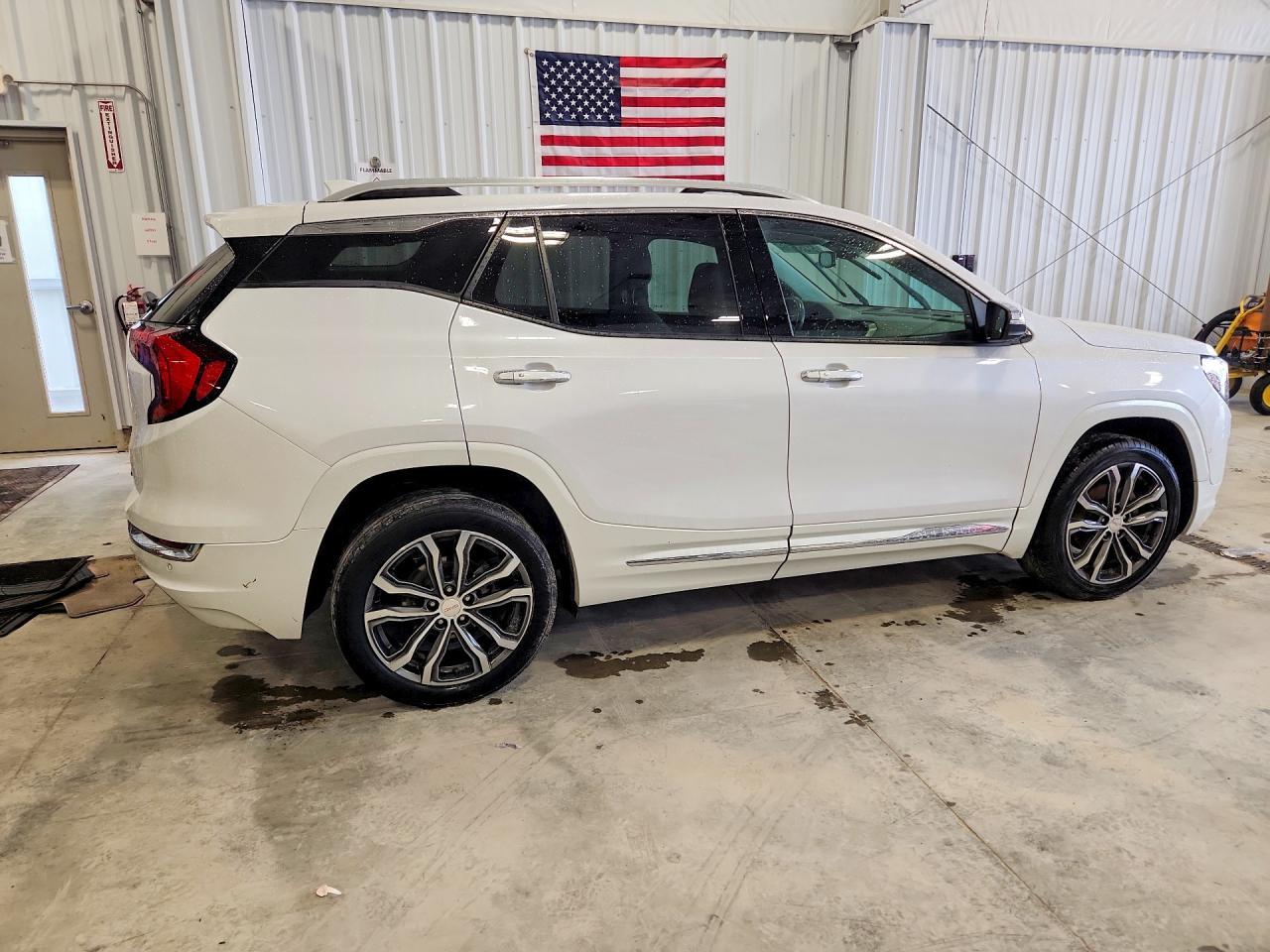 2021 GMC Terrain Denali - Фото 3