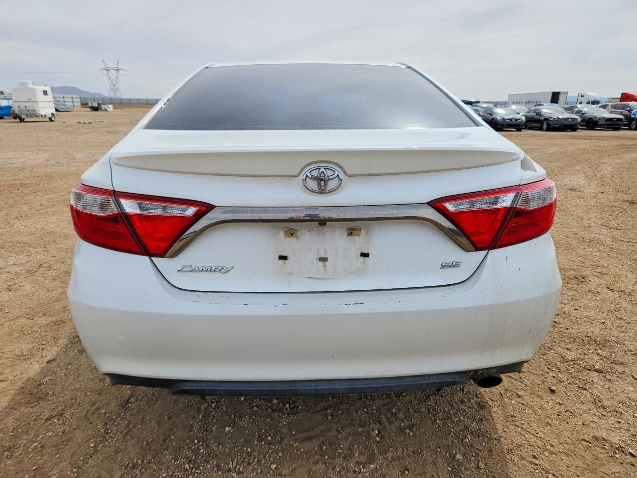2017 Toyota Camry Se - Фото 6