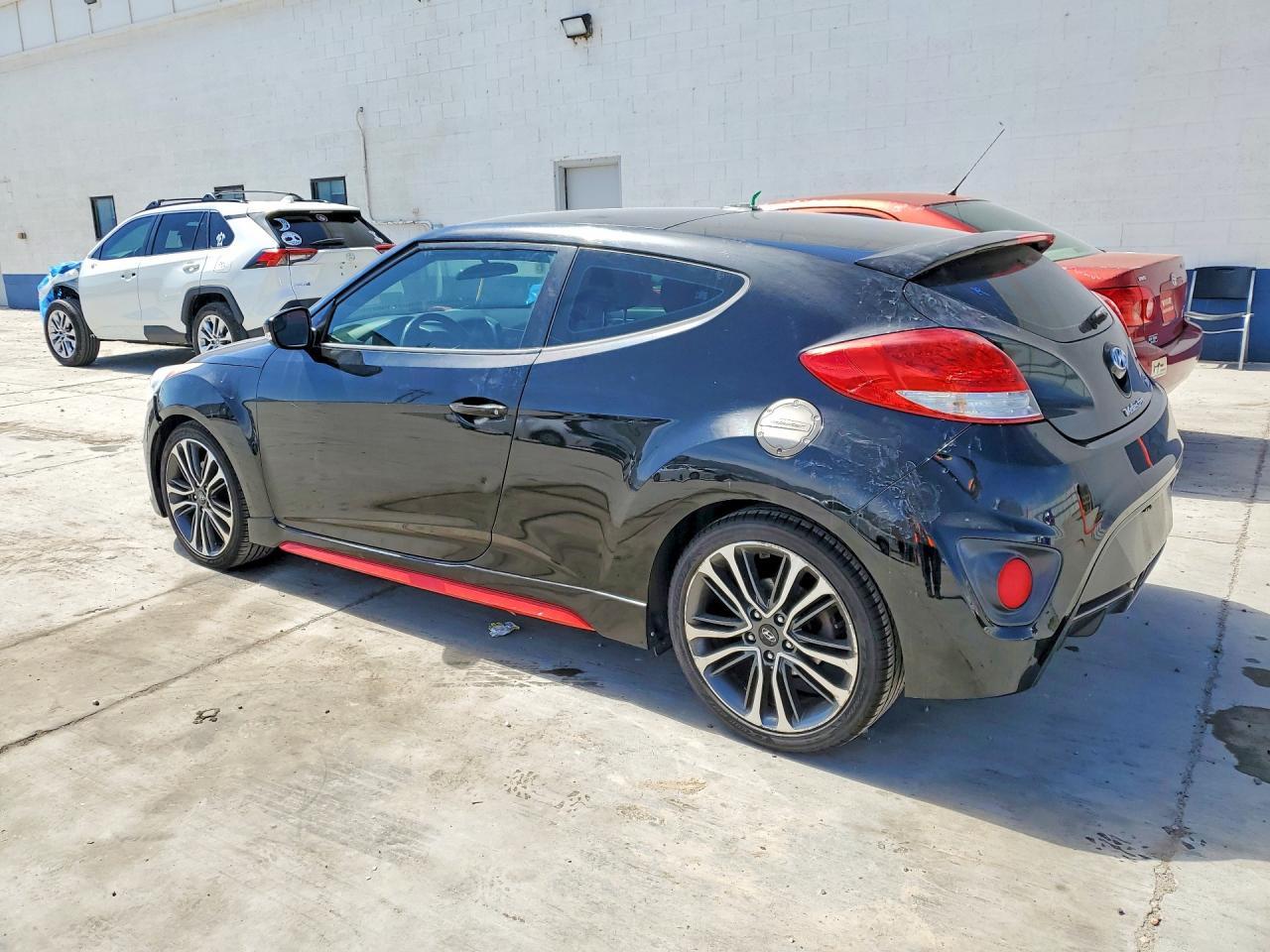 2016 Hyundai Veloster Turbo - Фото 2