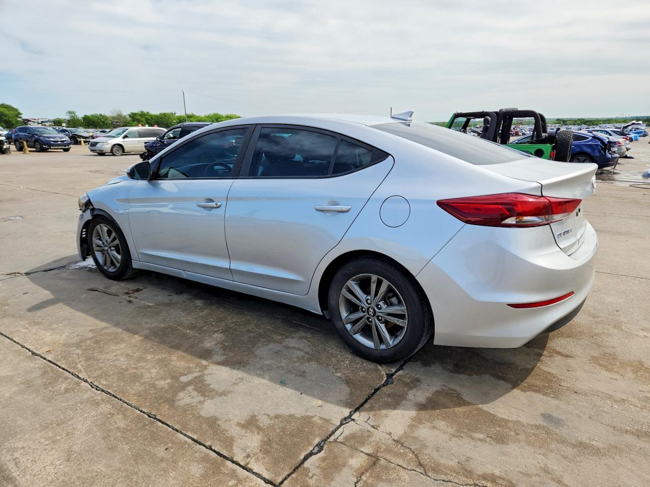 2018 Hyundai Elantra Sel - Фото 2