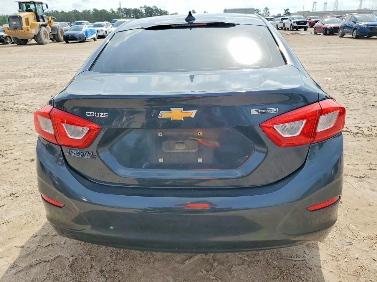 2017 Chevrolet Cruze Premier - Фото 6