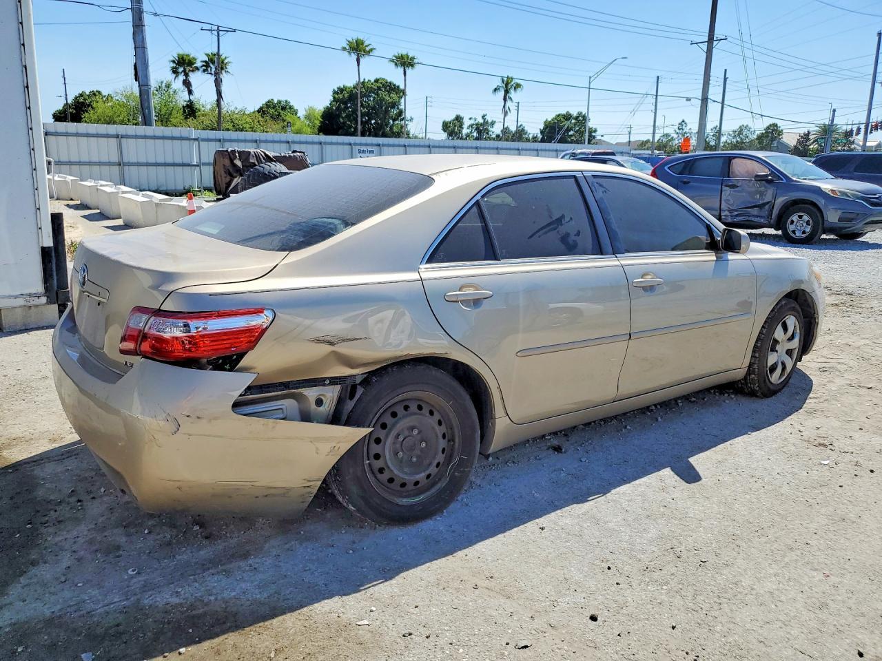 2007 Toyota Camry Le - Image 3