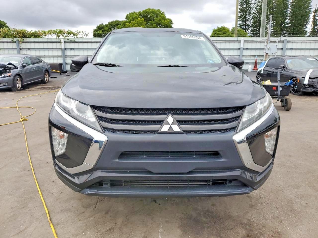 2018 Mitsubishi Eclipse Cross Le - Image 5