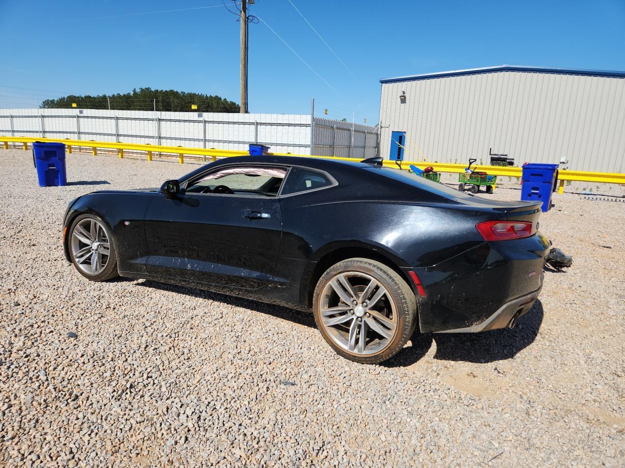 2017 Chevrolet Camaro Ls - Фото 2