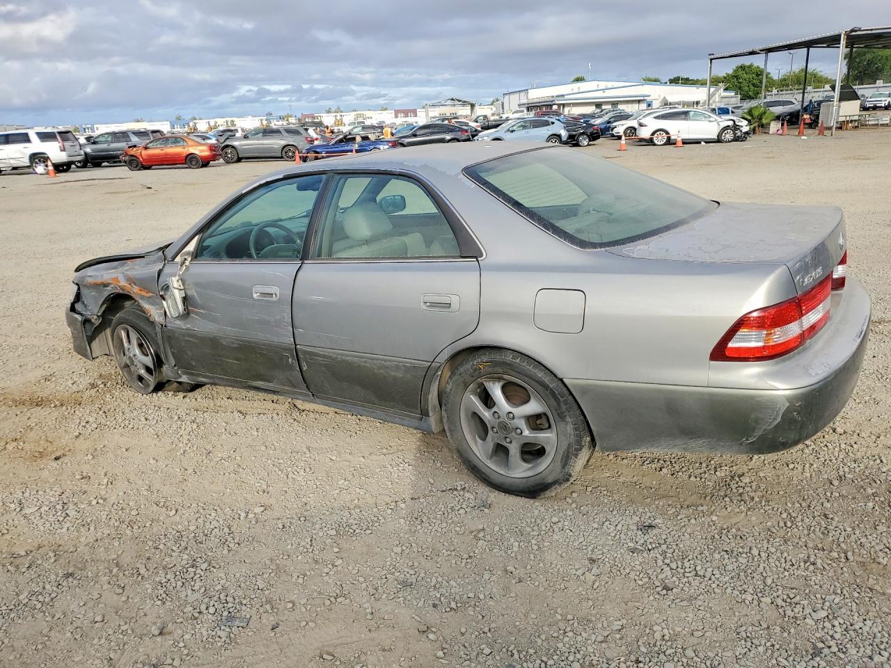 2001 Lexus Es 300 Base - Фото 2