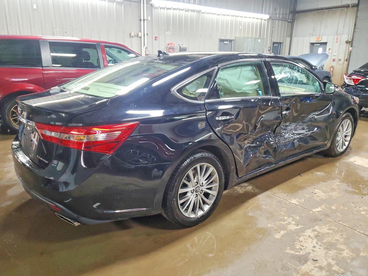 2018 Toyota Avalon Limited - Фото 3