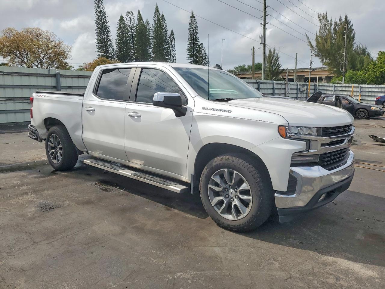 2021 Chevrolet Silverado K1500 Lt - Image 4