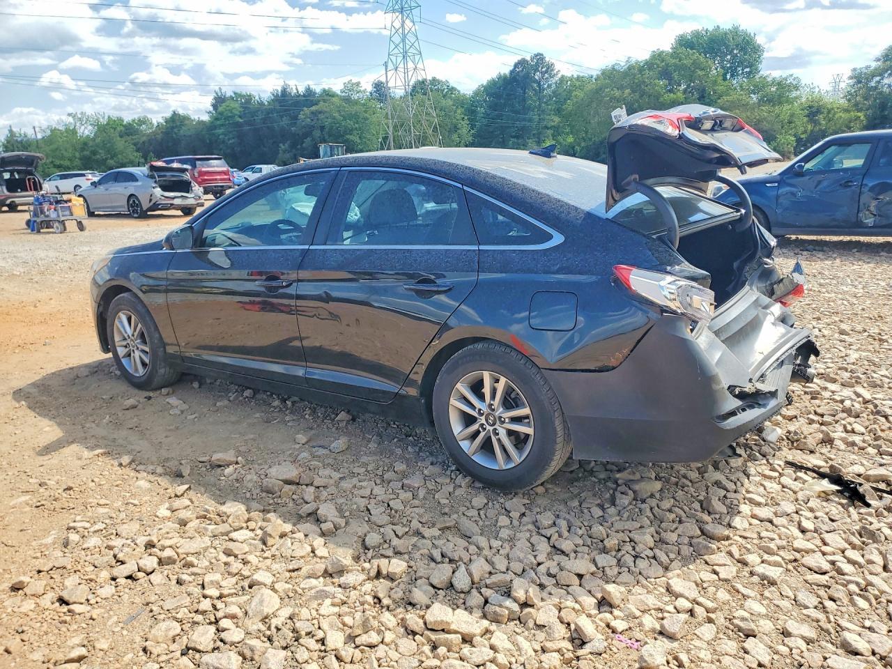 2017 Hyundai Sonata Se - Image 2