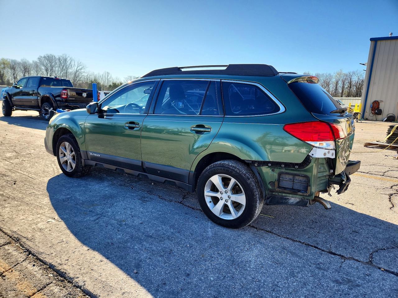 2014 Subaru Outback 2.5I - Image 2