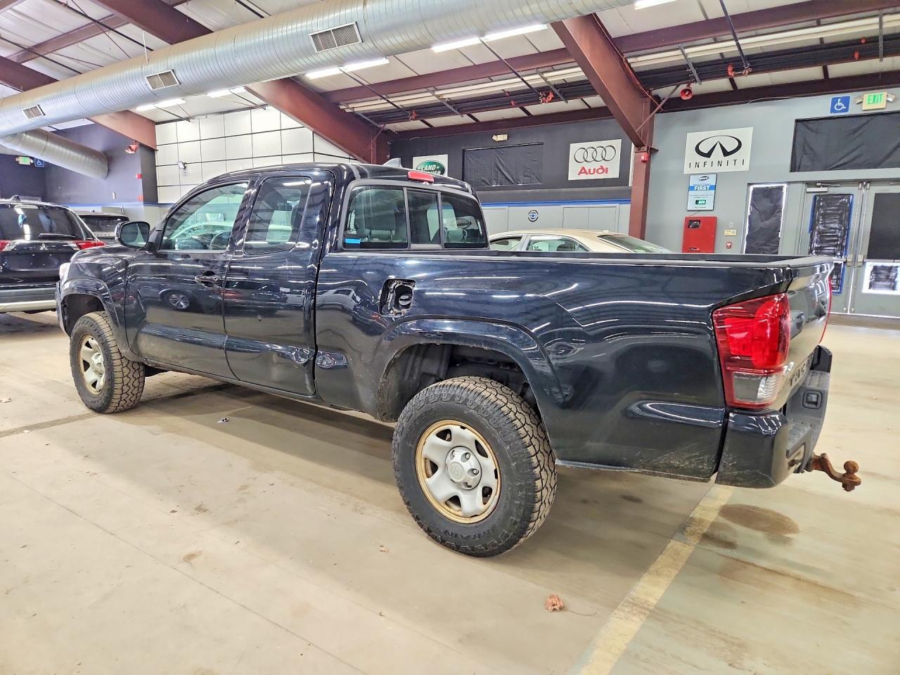 2018 Toyota Tacoma Sr - Фото 2