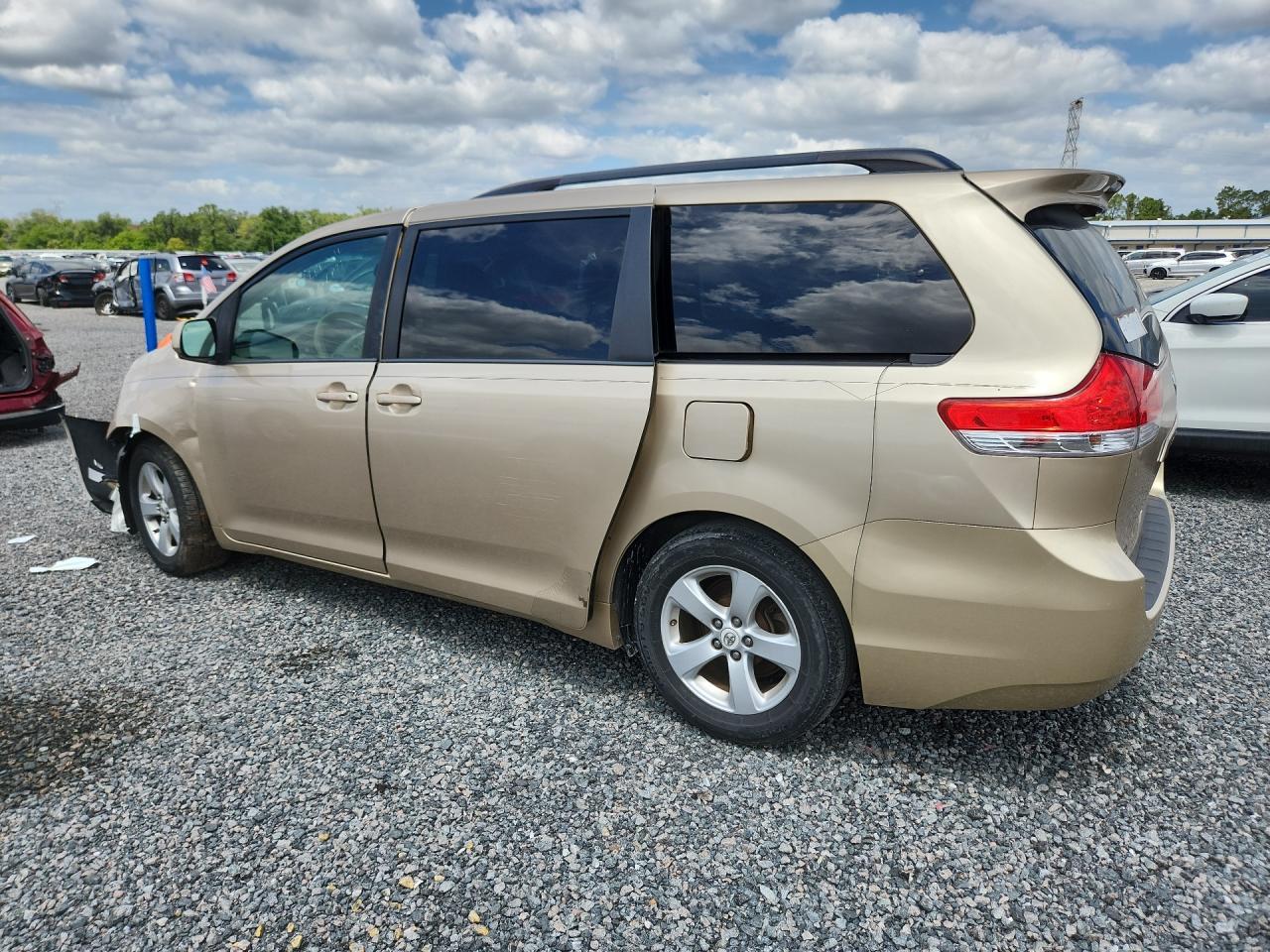2012 Toyota Sienna Le - Фото 2