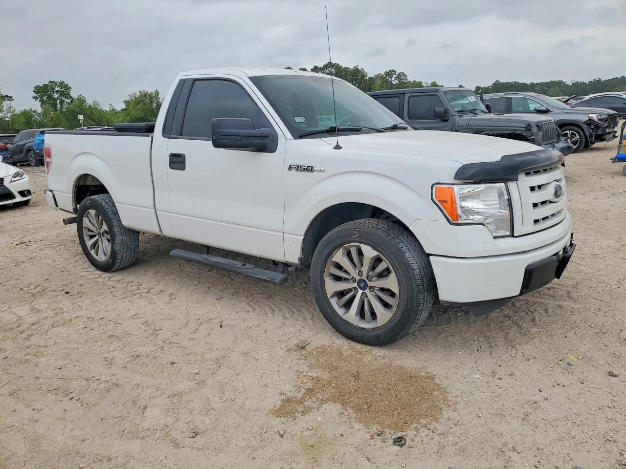 2011 Ford F150 - Image 4