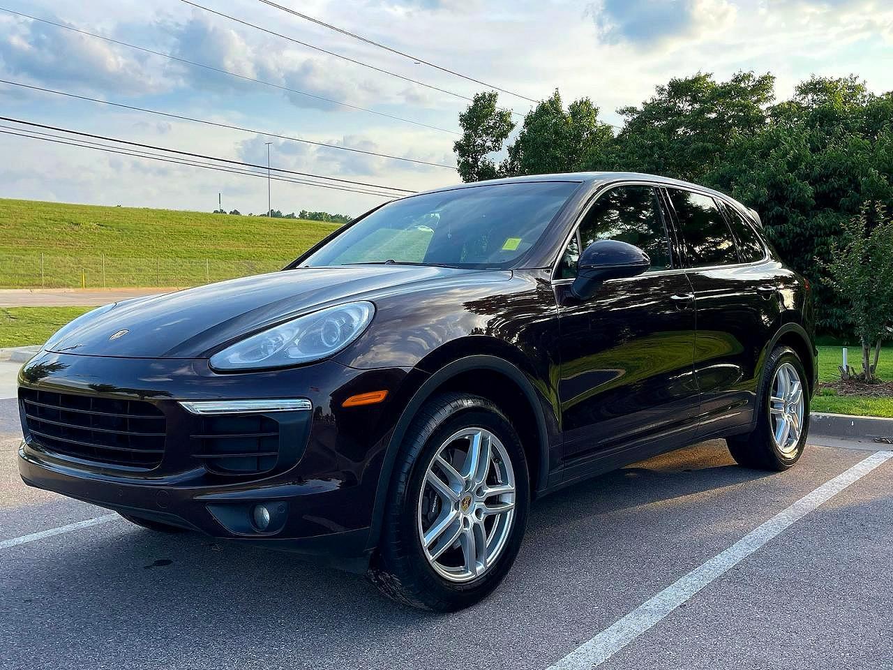 2016 Porsche Cayenne - Image 2