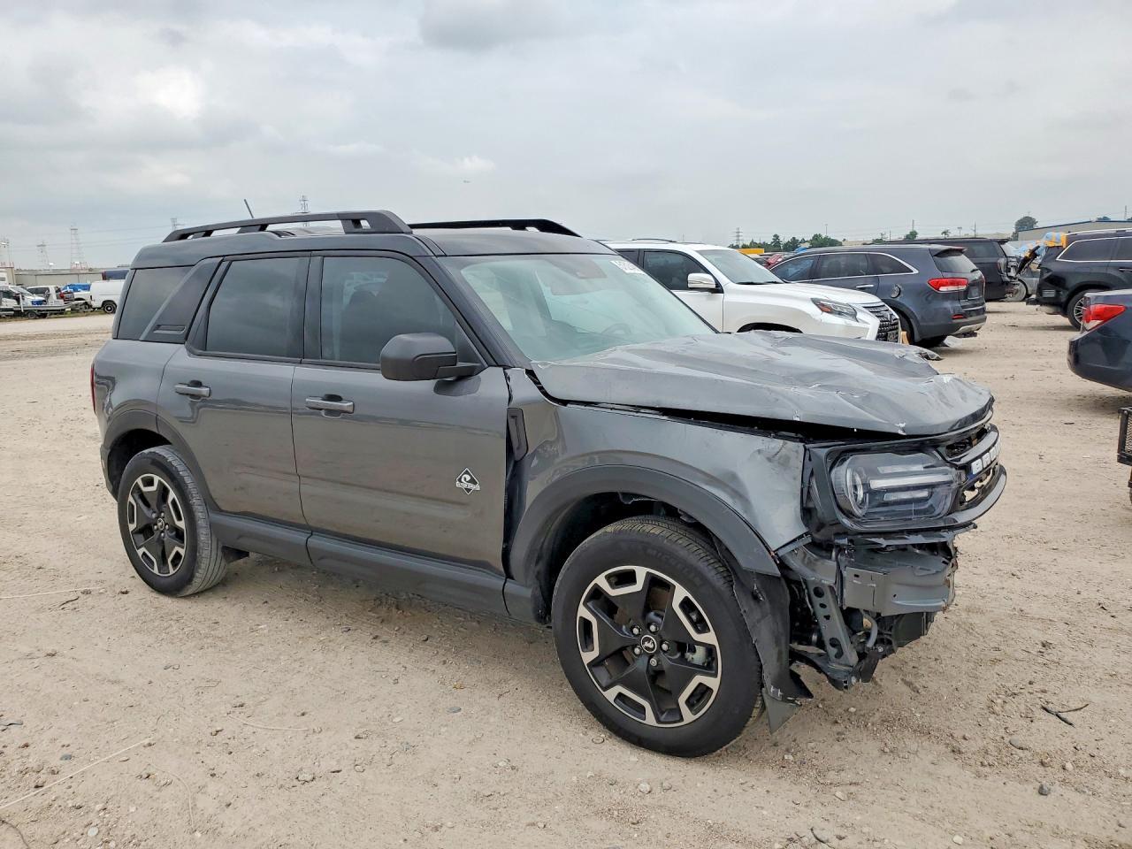 2024 Ford Bronco Sport Outer Banks - Image 4