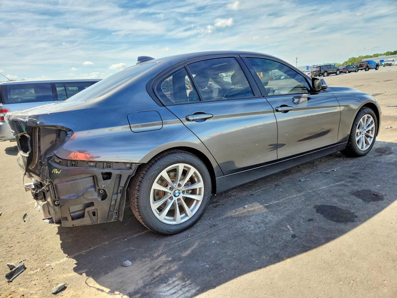 2018 BMW 320 I - Image 3