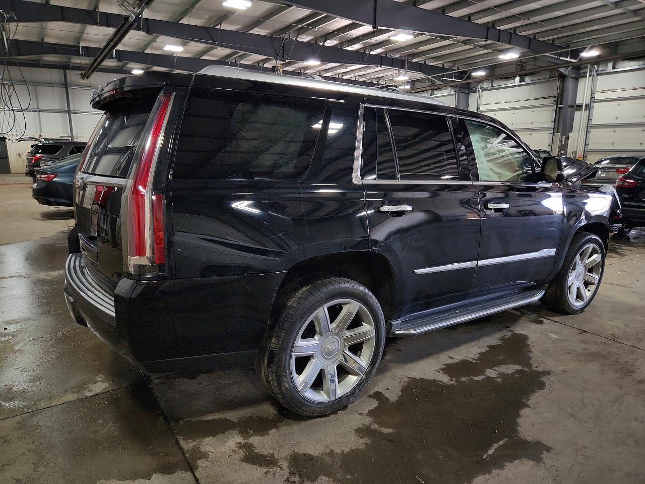 2016 Cadillac Escalade Luxury - Фото 3