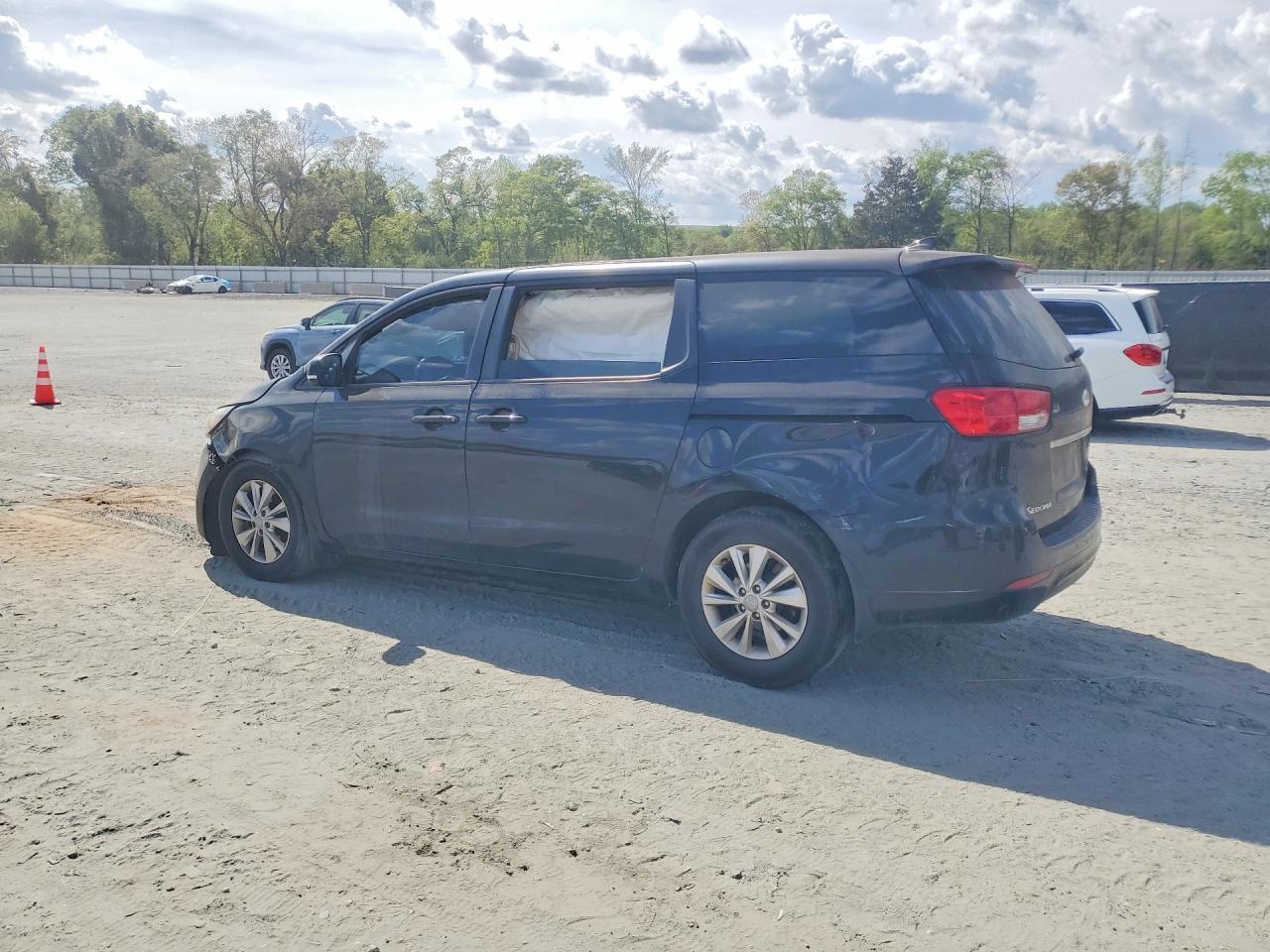 2018 Kia Sedona Lx - Image 2