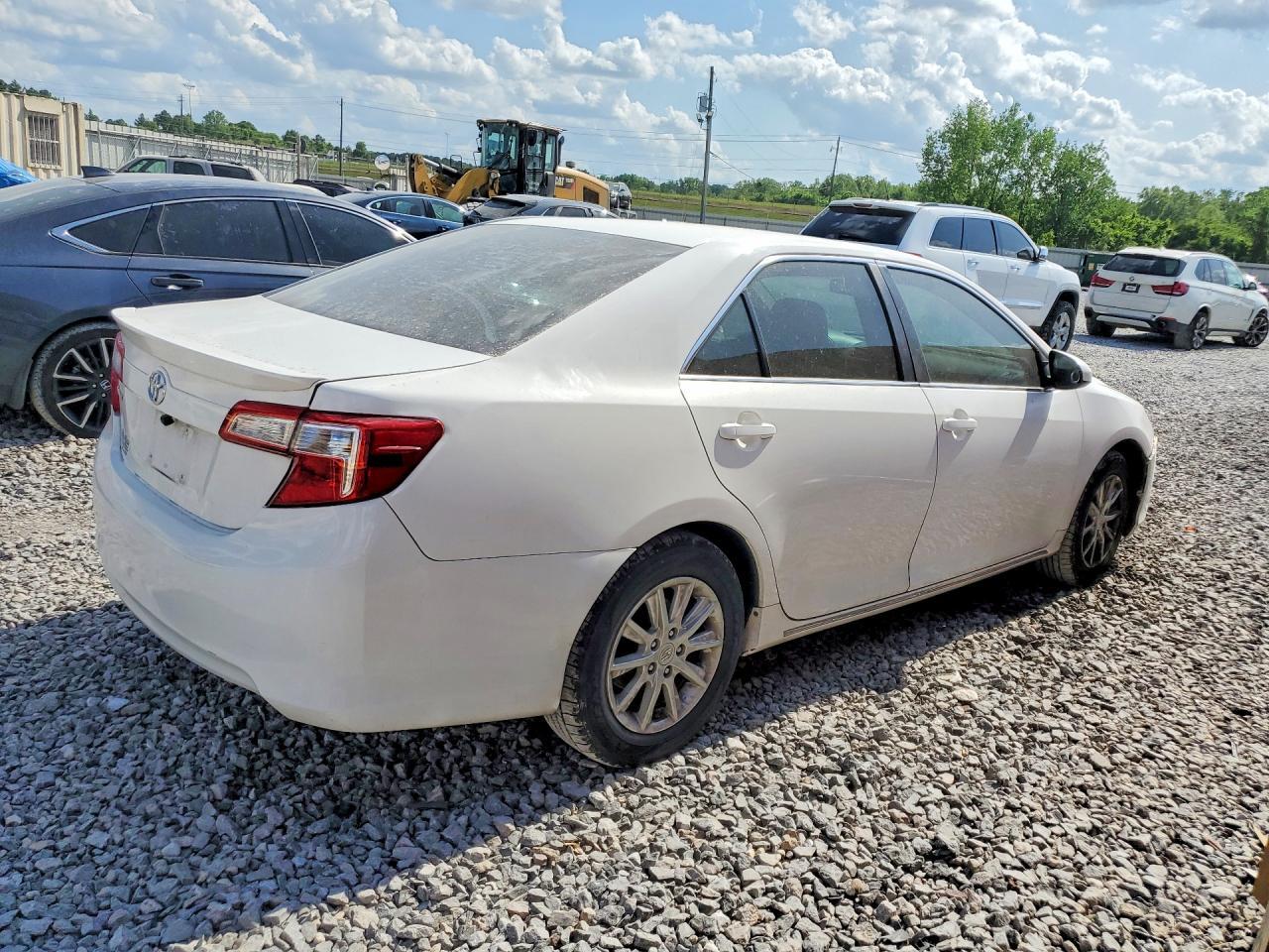 2012 Toyota Camry Le - Image 3
