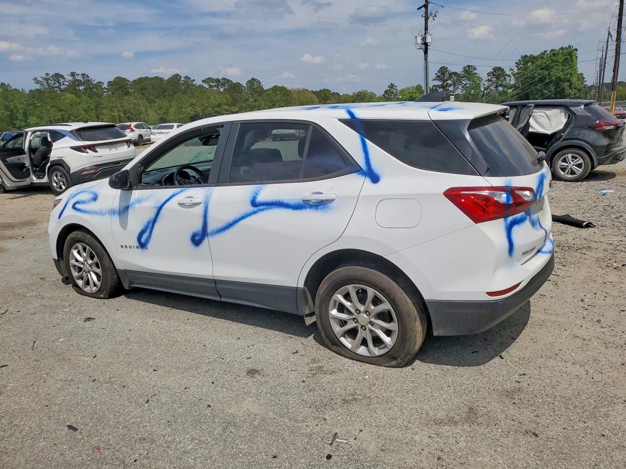 2020 Chevrolet Equinox Ls - Image 2